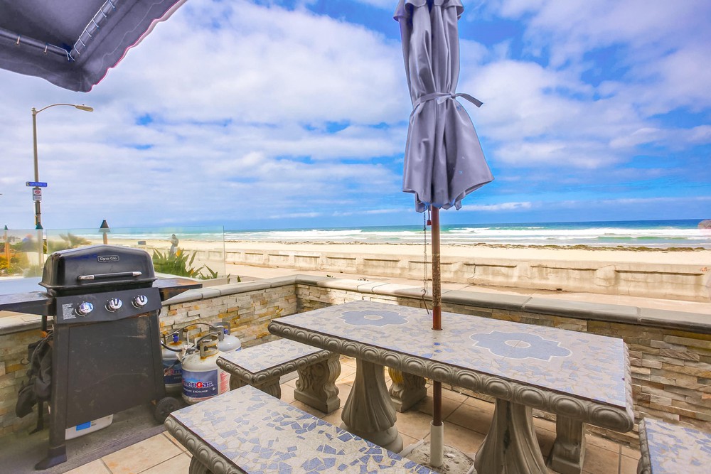 Virtual tour photo 32 of 73 for 3677 Ocean Front Walk