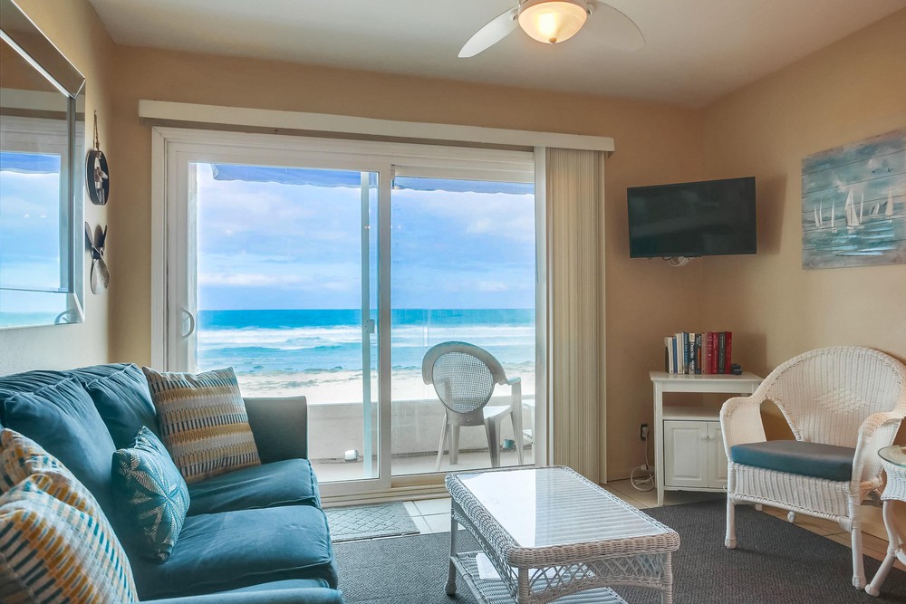 Virtual tour photo 37 of 73 for 3677 Ocean Front Walk