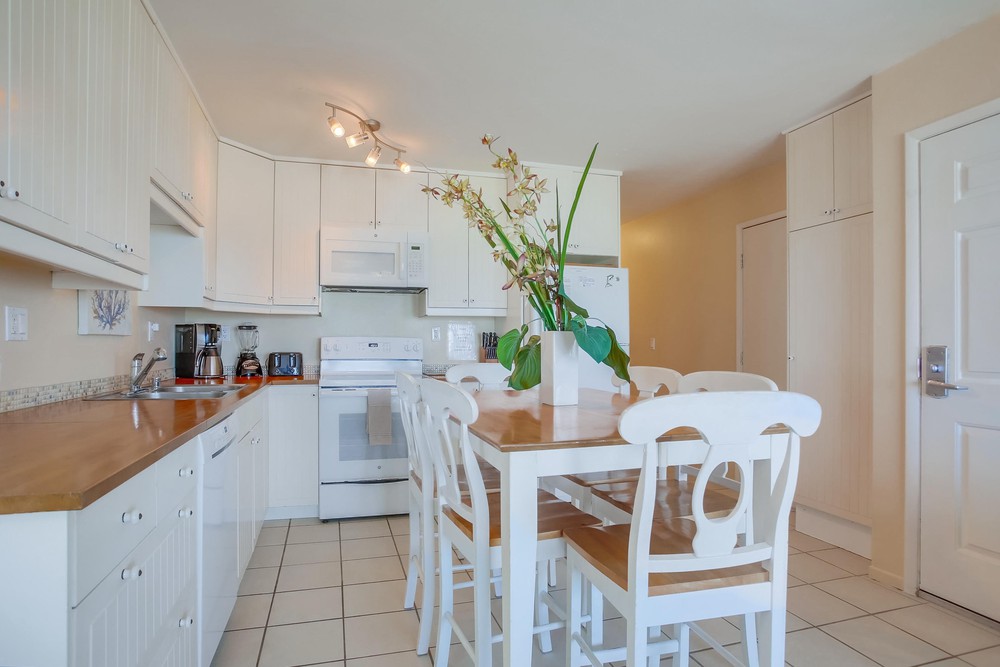 Virtual tour photo 41 of 73 for 3677 Ocean Front Walk