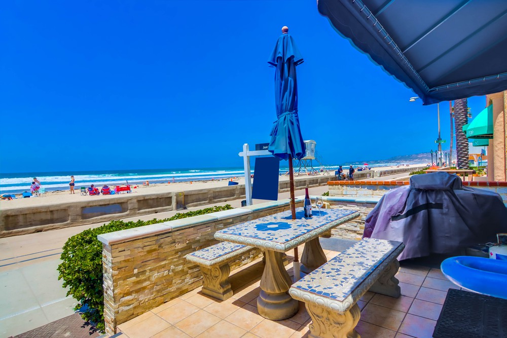 Virtual tour photo 5 of 31 for 3679 Ocean Front Walk