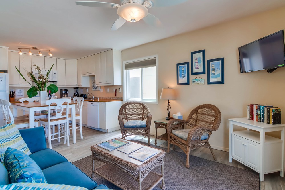 Virtual tour photo 11 of 31 for 3679 Ocean Front Walk