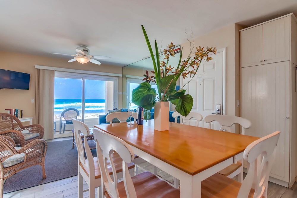 Virtual tour photo 13 of 31 for 3679 Ocean Front Walk