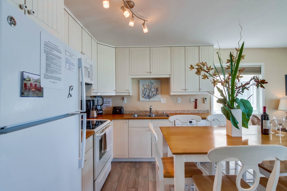 Virtual tour photo 15 of 31 for 3679 Ocean Front Walk