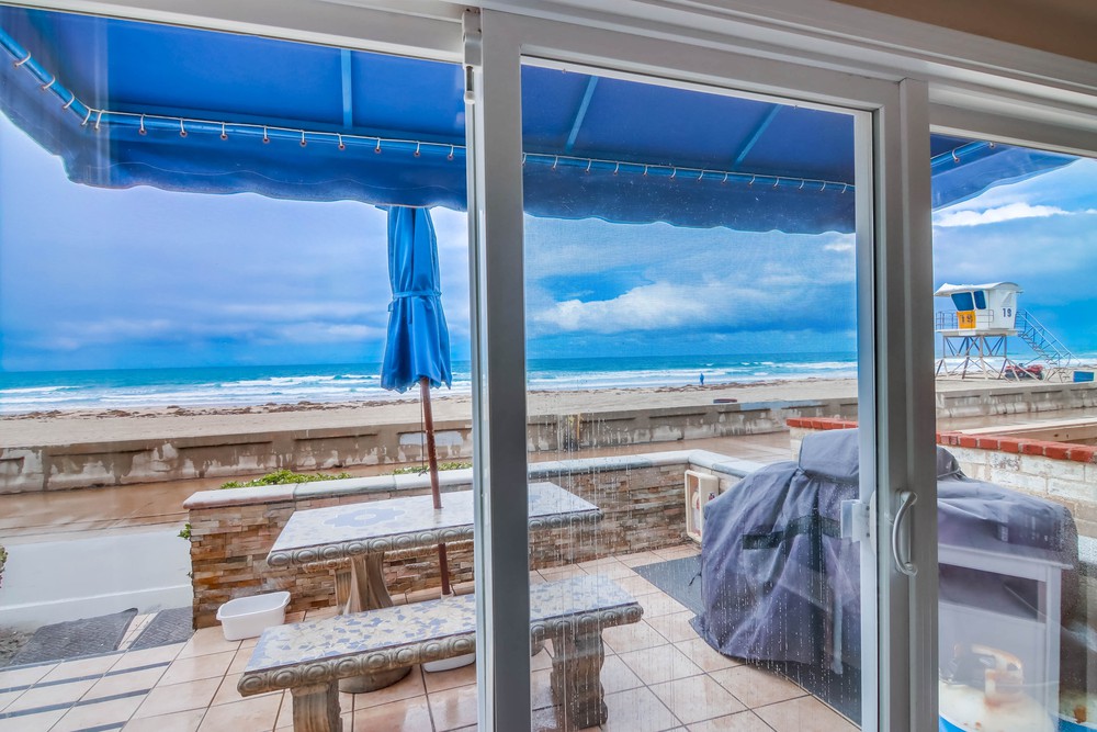 Virtual tour photo 5 of 25 for 3681 Ocean Front Walk
