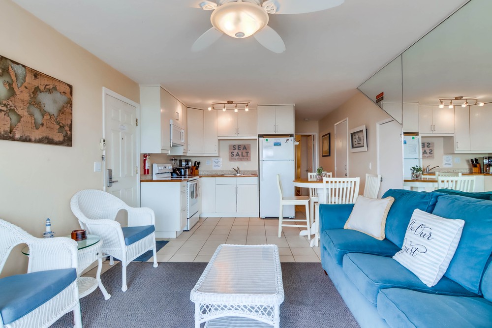 Virtual tour photo 8 of 25 for 3681 Ocean Front Walk