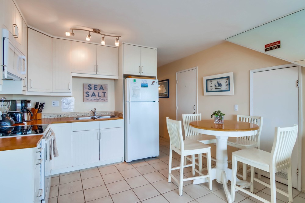 Virtual tour photo 10 of 25 for 3681 Ocean Front Walk