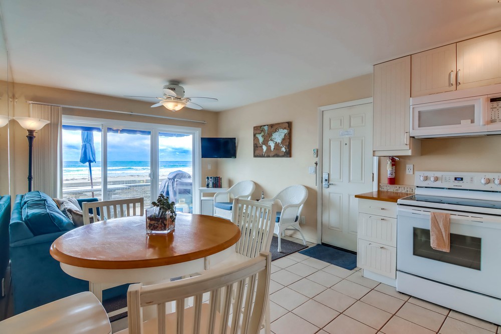 Virtual tour photo 13 of 25 for 3681 Ocean Front Walk
