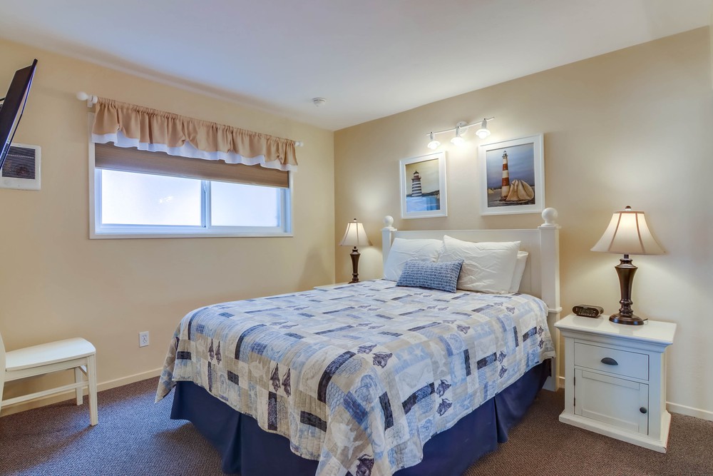 Virtual tour photo 17 of 25 for 3681 Ocean Front Walk