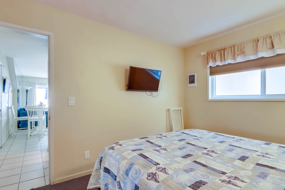 Virtual tour photo 18 of 25 for 3681 Ocean Front Walk