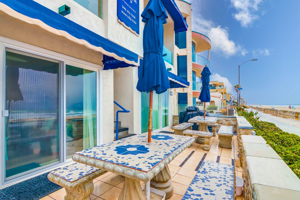 Virtual tour photo 23 of 25 for 3681 Ocean Front Walk