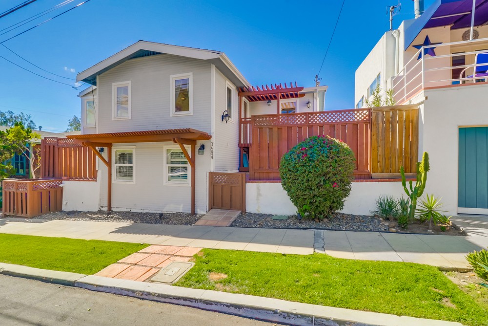 Virtual tour photo 4 of 55 for 3684 Richmond St