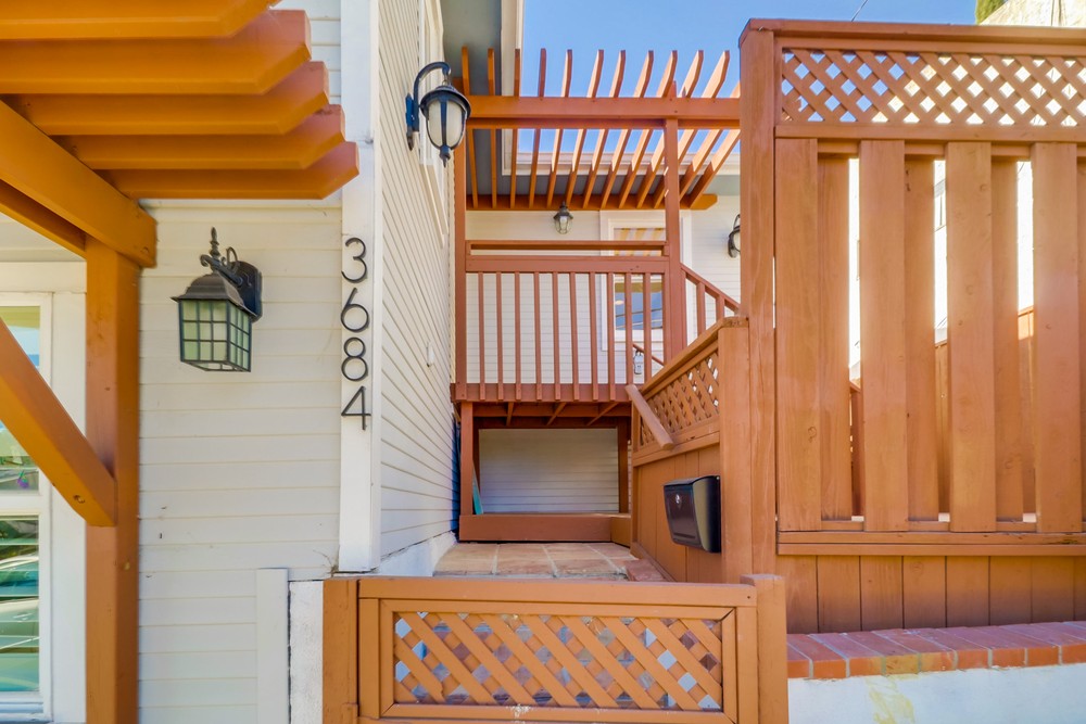 Virtual tour photo 7 of 55 for 3684 Richmond St