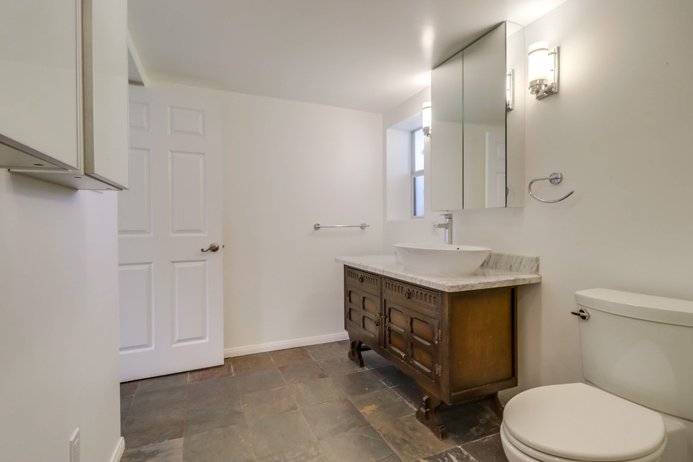 Virtual tour photo 42 of 55 for 3684 Richmond St