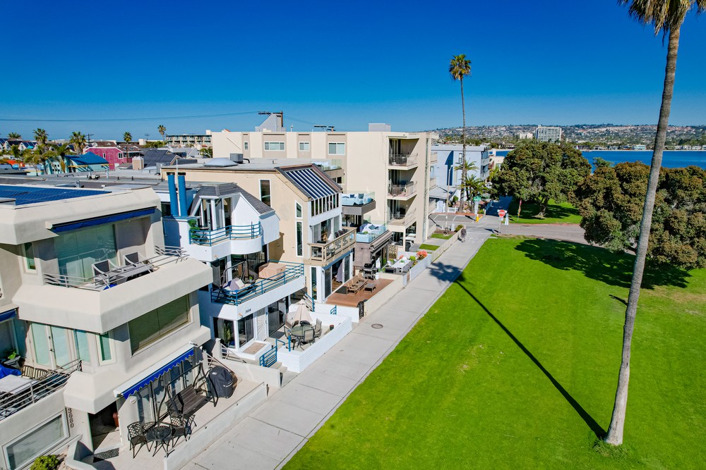 Virtual tour photo 17 of 35 for 3686 Bayside Walk