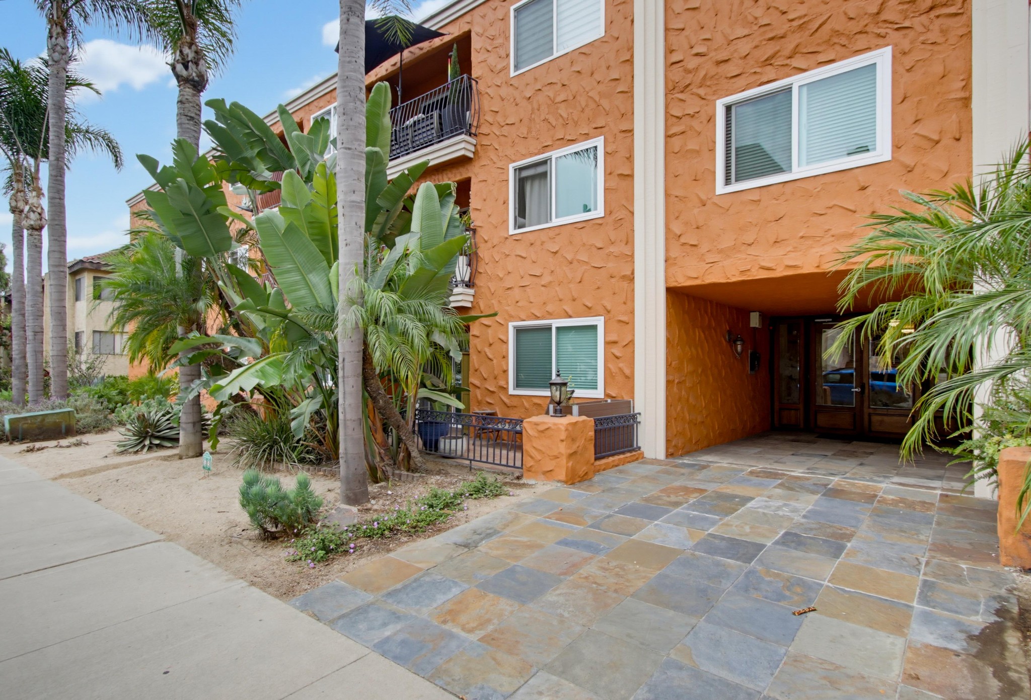 Virtual tour photo 5 of 34 for 3688 First Ave. Unit 28