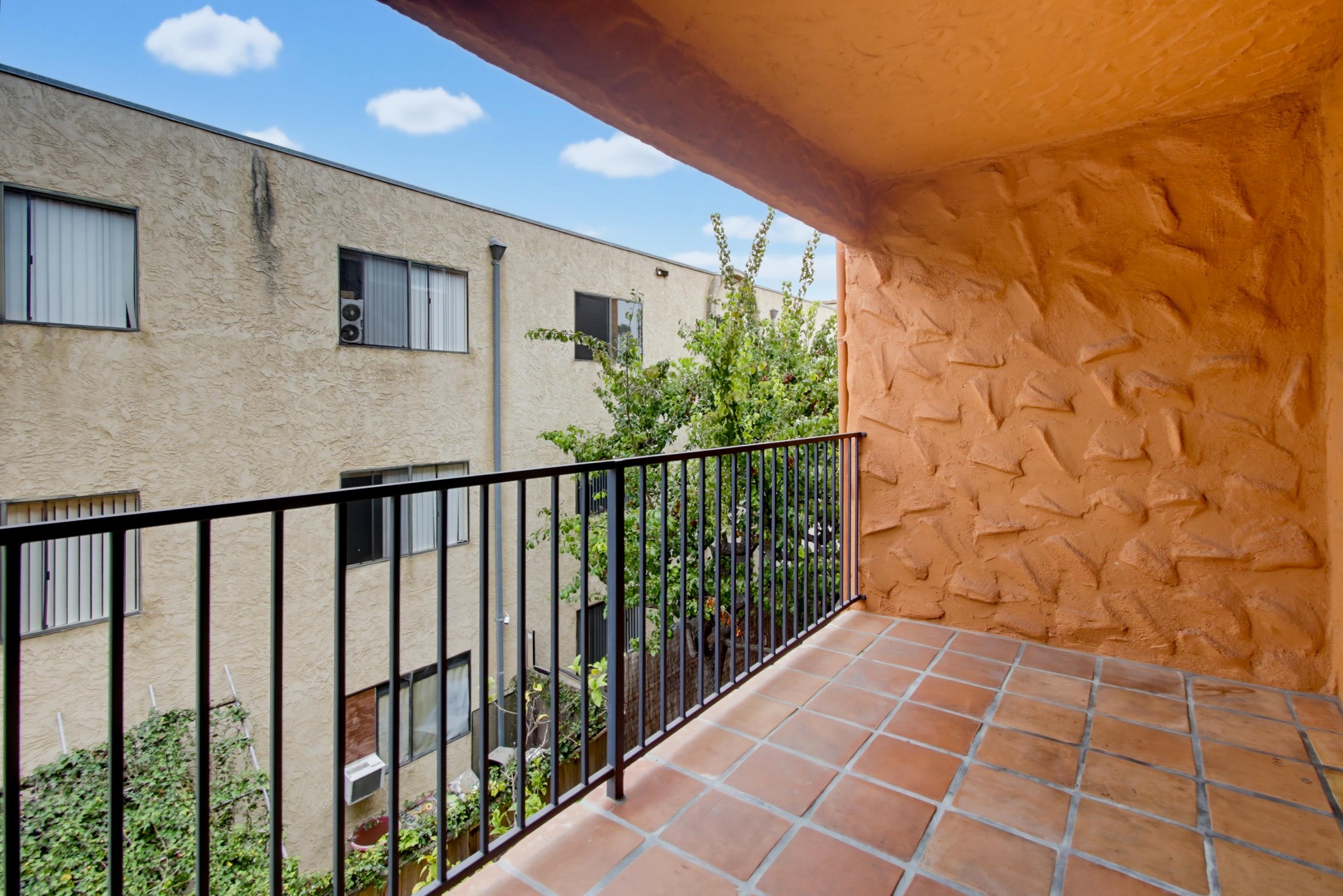 Virtual tour photo 15 of 34 for 3688 First Ave. Unit 28