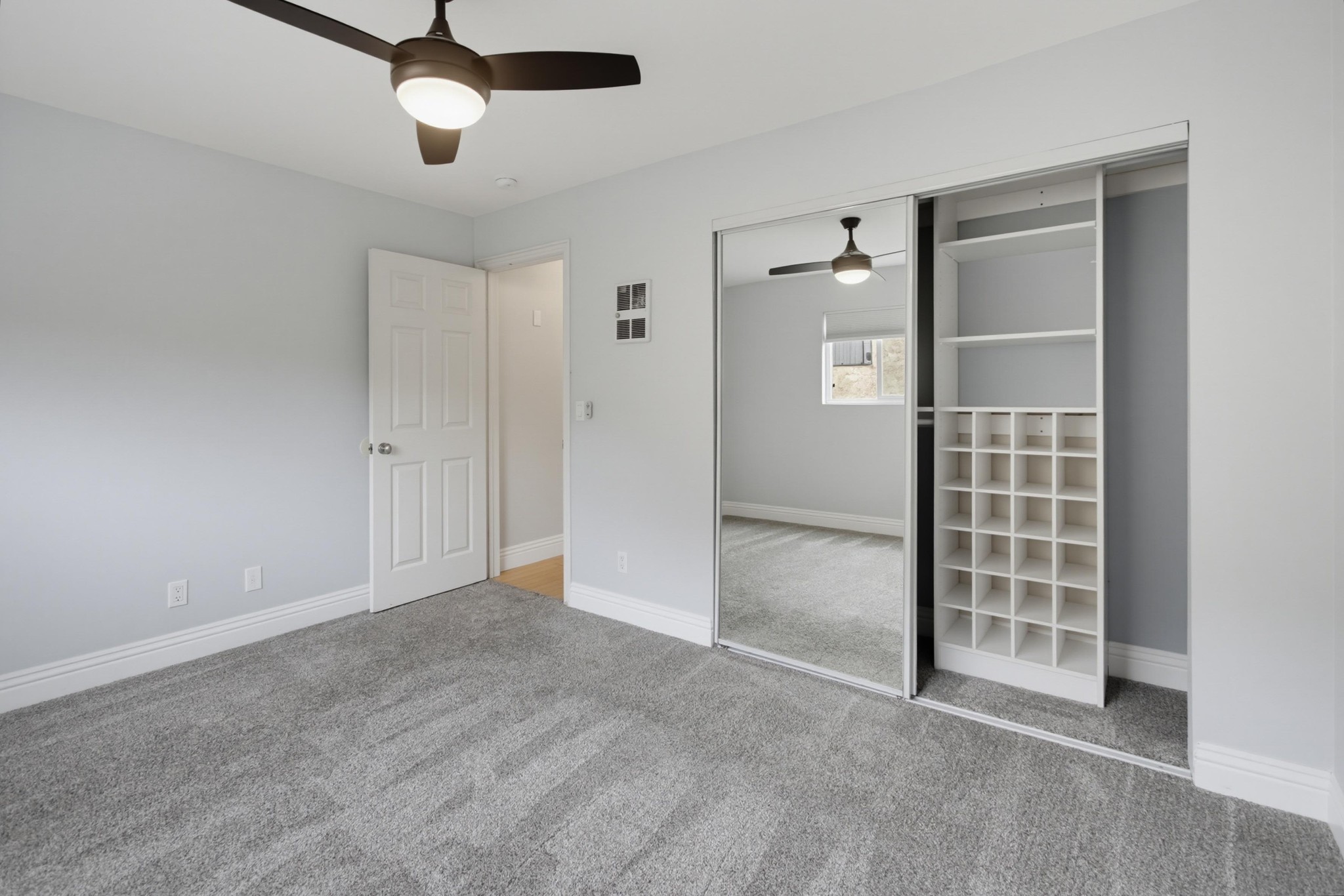 Virtual tour photo 19 of 34 for 3688 First Ave. Unit 28