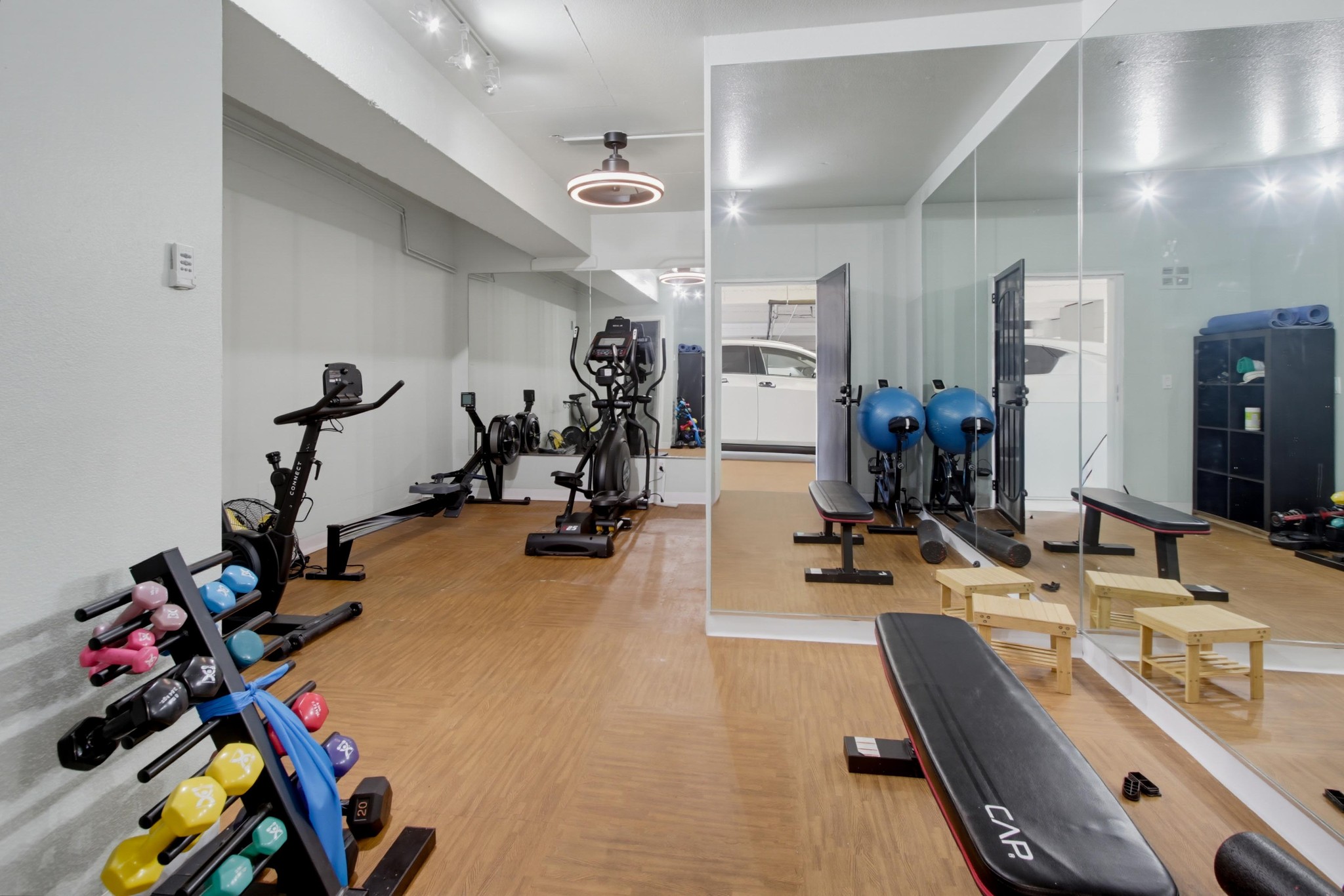 Virtual tour photo 30 of 34 for 3688 First Ave. Unit 28