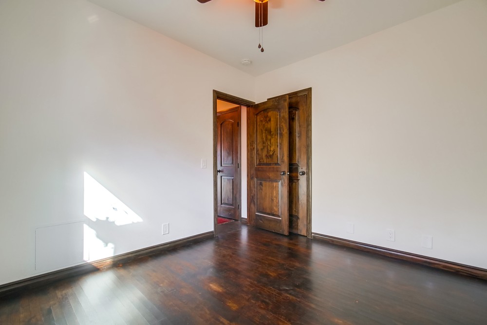 Virtual tour photo 23 of 43 for 3689 Monroe Ave