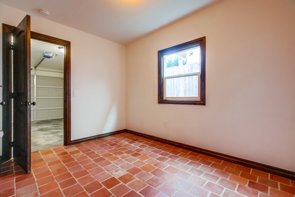 Virtual tour photo 28 of 43 for 3689 Monroe Ave
