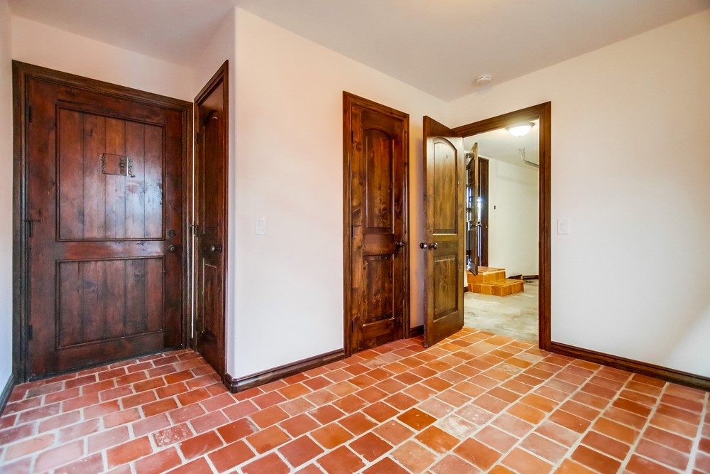 Virtual tour photo 29 of 43 for 3689 Monroe Ave