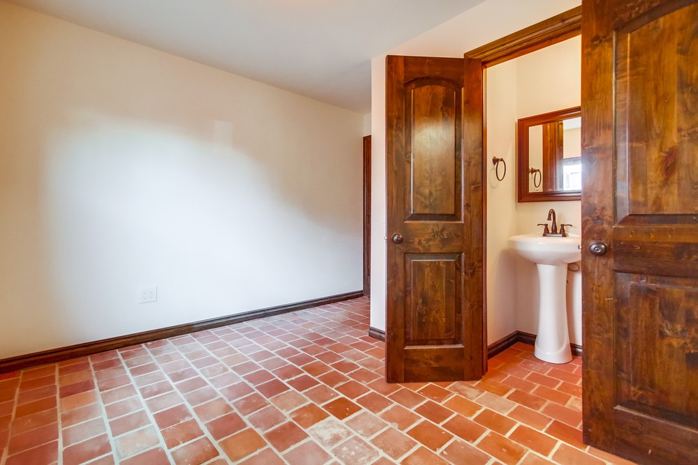 Virtual tour photo 30 of 43 for 3689 Monroe Ave