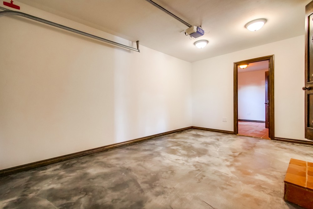 Virtual tour photo 32 of 43 for 3689 Monroe Ave