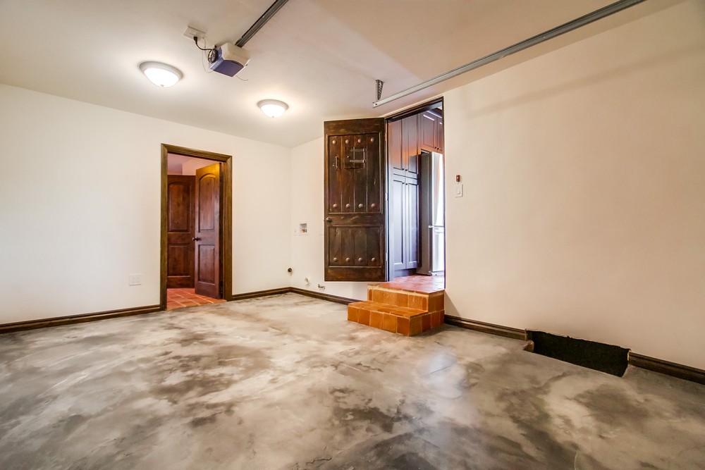 Virtual tour photo 33 of 43 for 3689 Monroe Ave