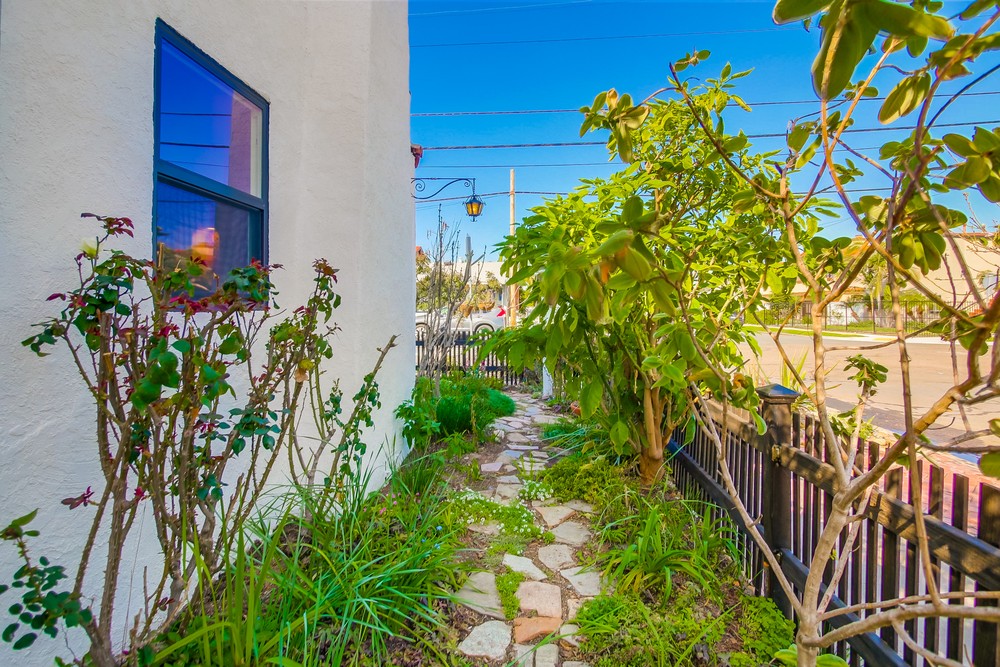 Virtual tour photo 37 of 43 for 3689 Monroe Ave