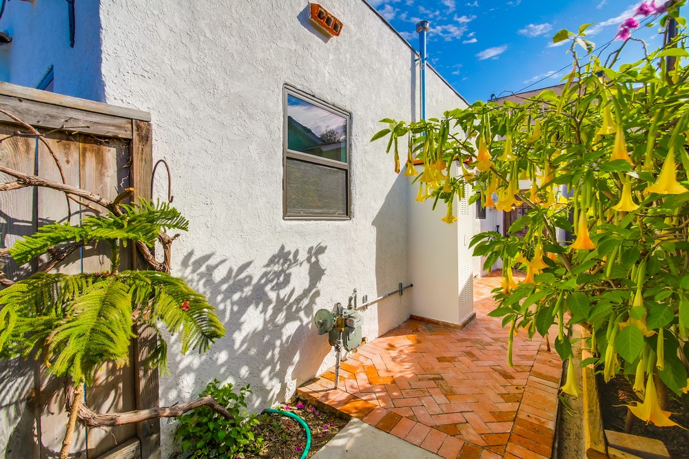 Virtual tour photo 41 of 43 for 3689 Monroe Ave