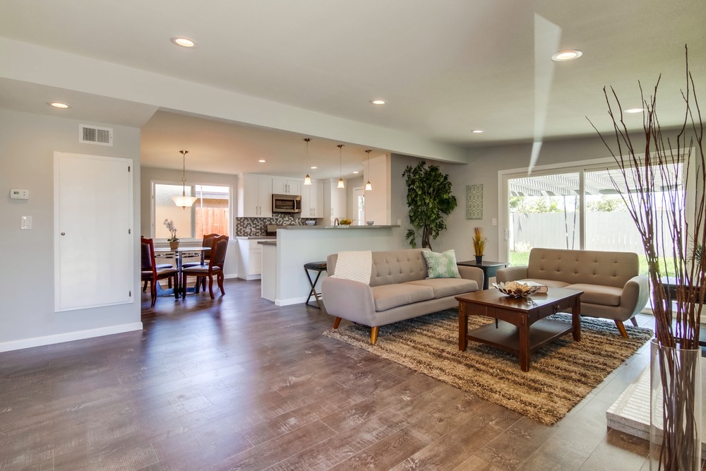 Virtual tour photo 4 of 29 for 3690 Palm Ave