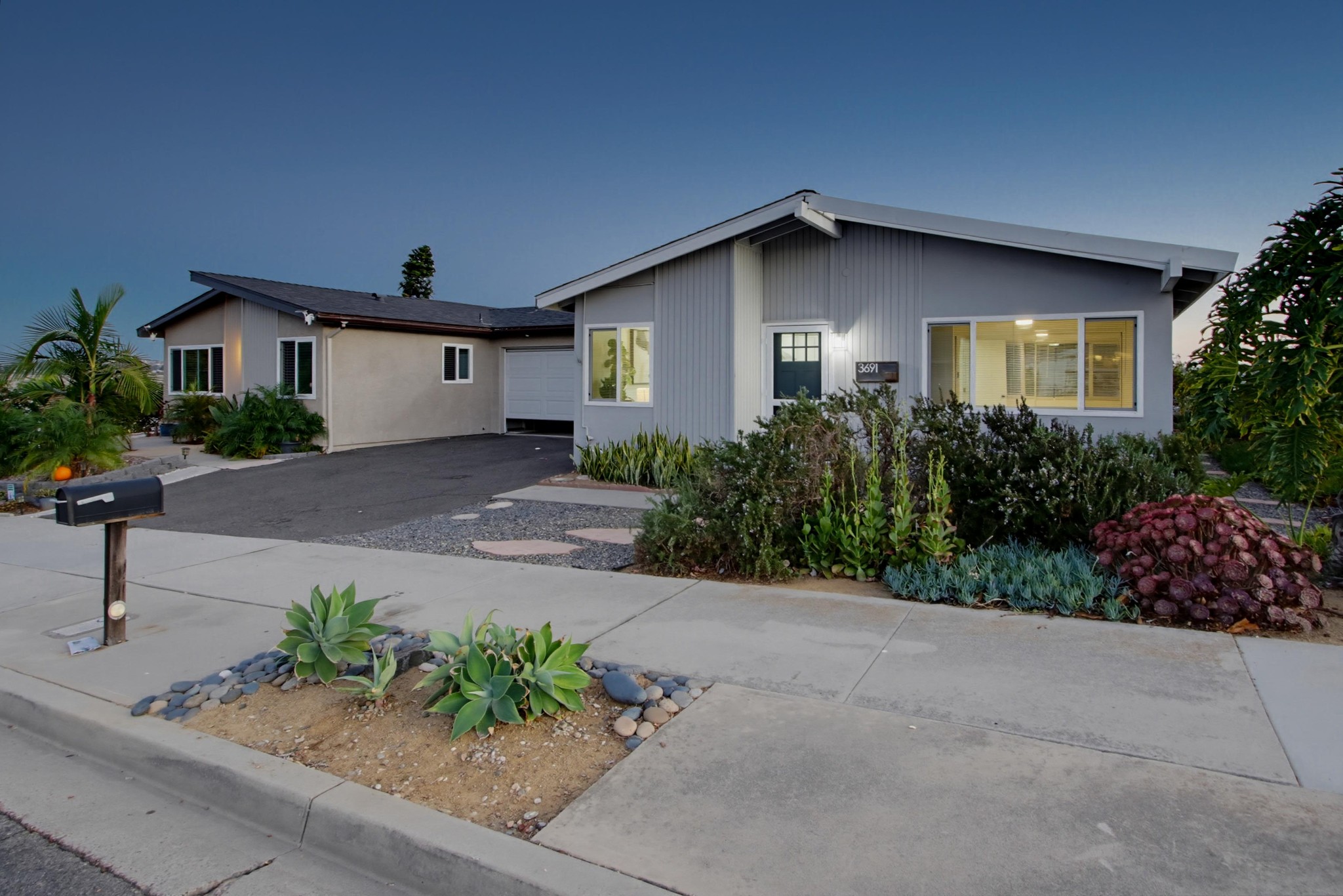 Virtual tour photo 4 of 57 for 3691 North Way
