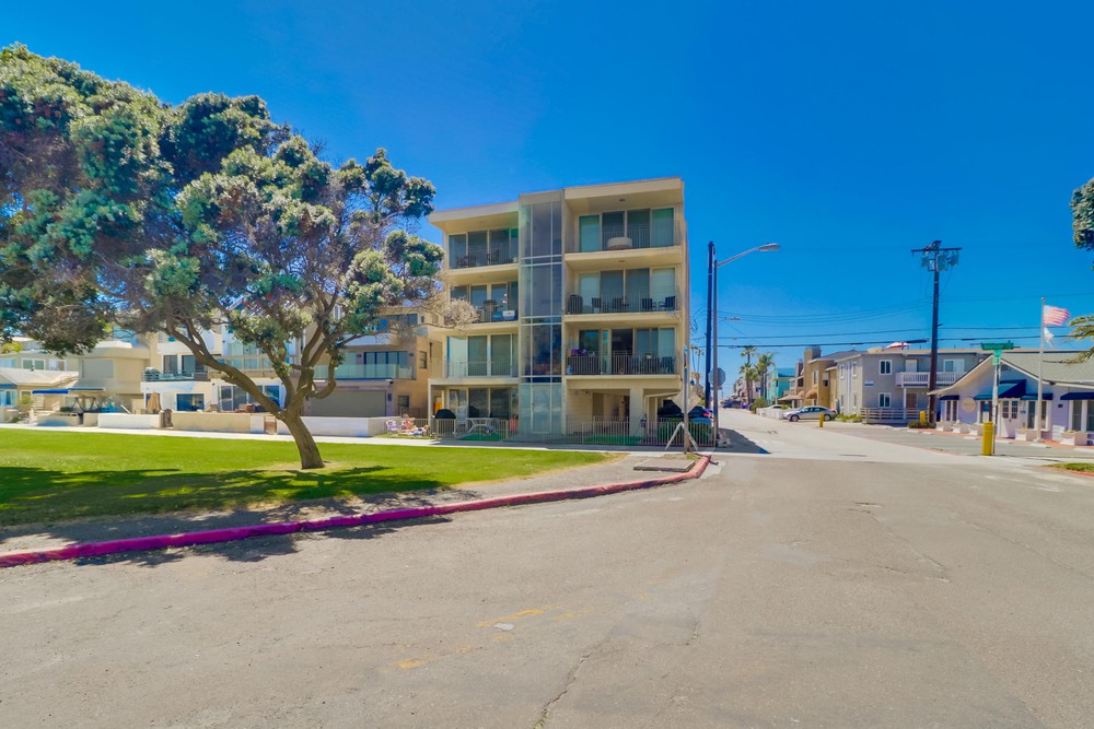 Virtual tour photo 1 of 55 for 3696 Bayside Walk C