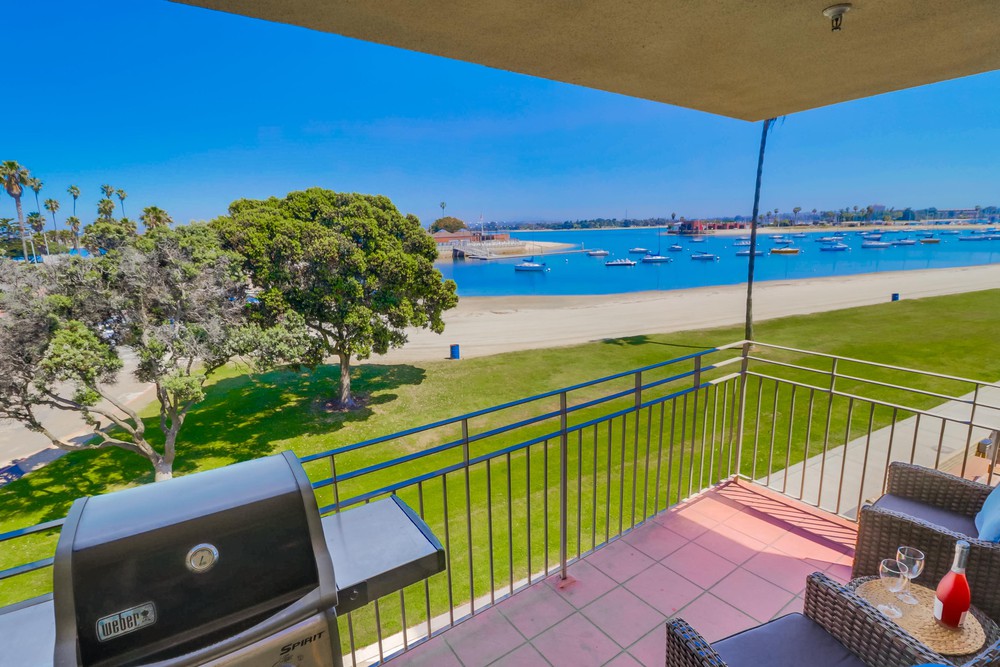 Virtual tour photo 31 of 55 for 3696 Bayside Walk C