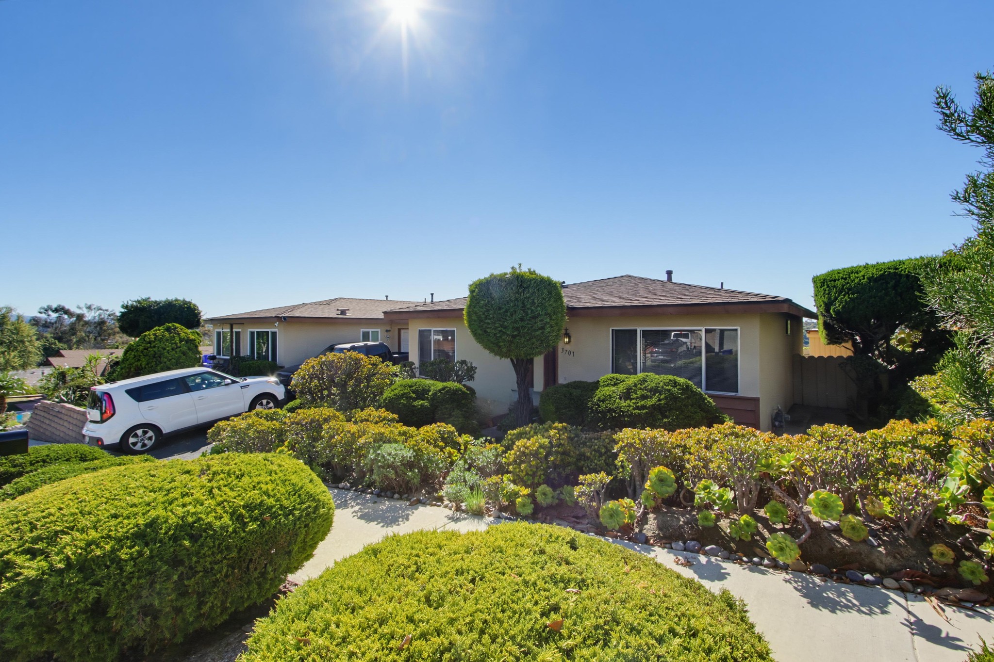 Virtual tour photo 3 of 44 for 3701 North Way