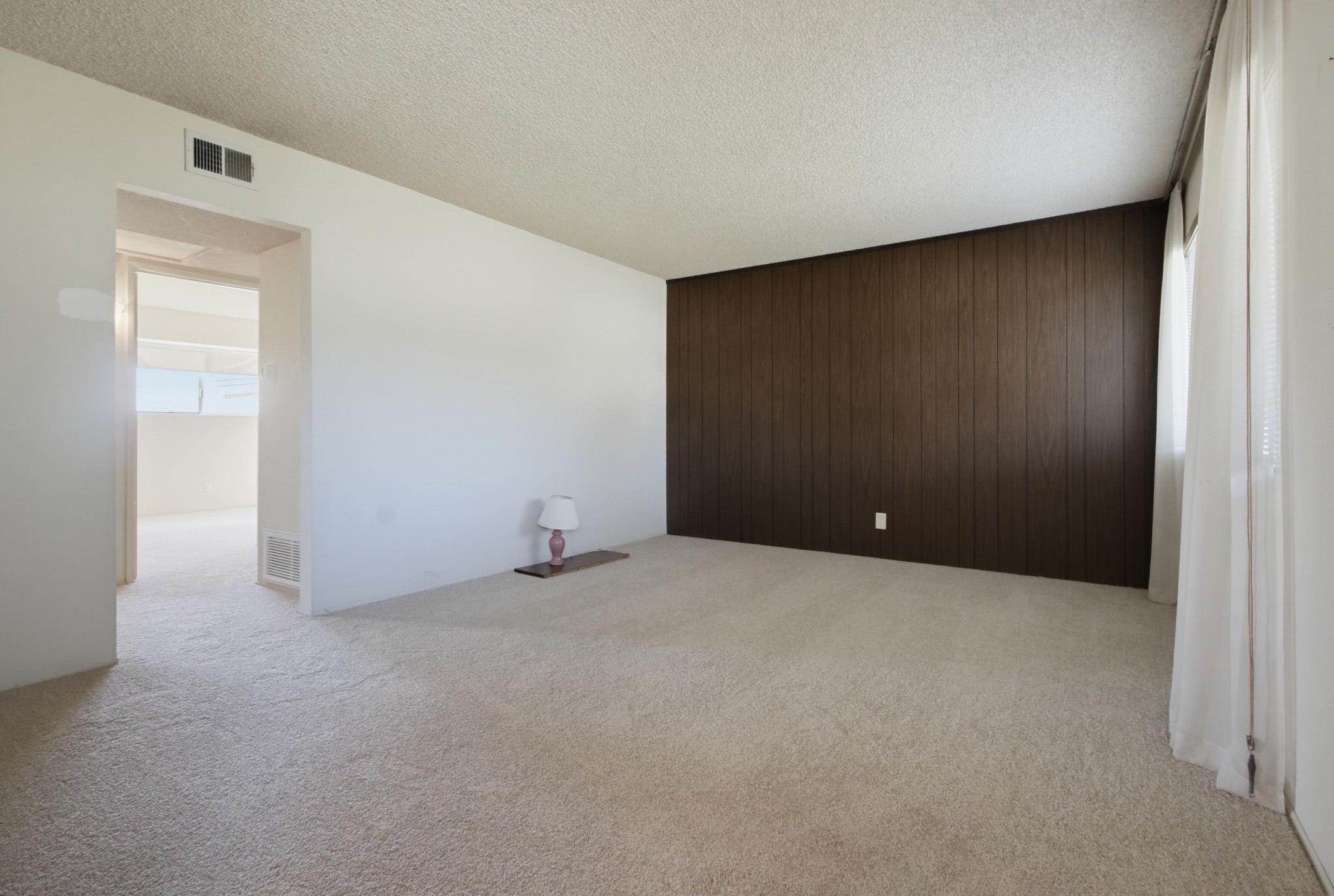 Virtual tour photo 11 of 44 for 3701 North Way