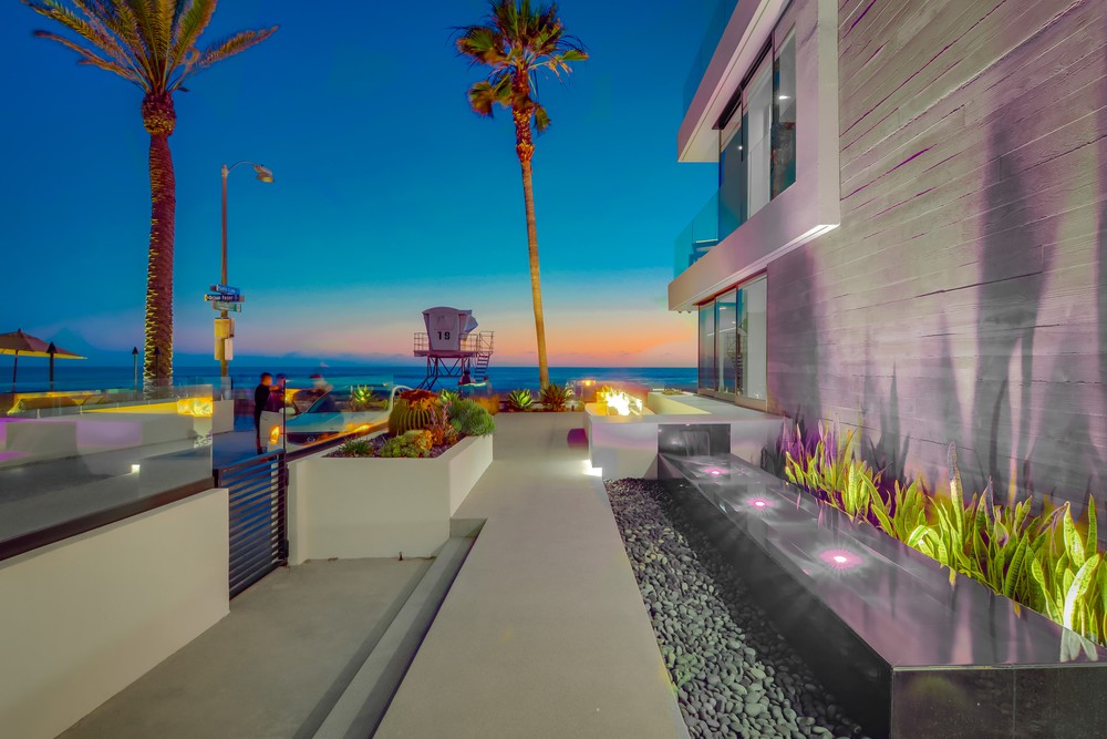 Virtual tour photo 4 of 149 for 3701 Ocean Front Walk