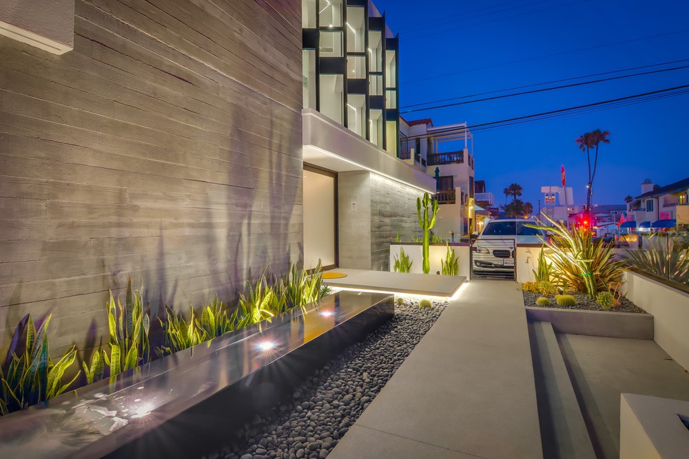 Virtual tour photo 5 of 149 for 3701 Ocean Front Walk