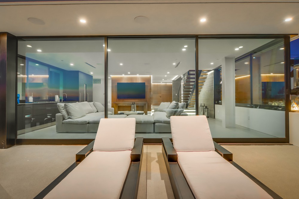 Virtual tour photo 11 of 149 for 3701 Ocean Front Walk