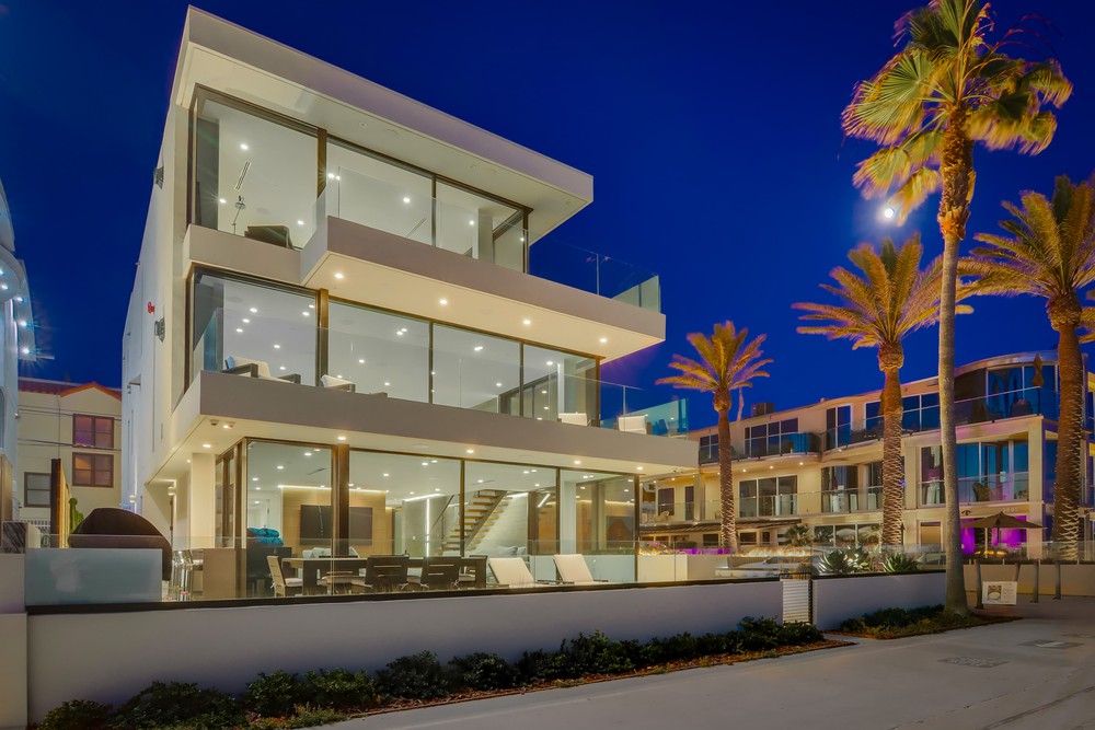 Virtual tour photo 17 of 149 for 3701 Ocean Front Walk