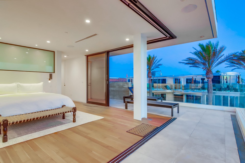 Virtual tour photo 90 of 149 for 3701 Ocean Front Walk