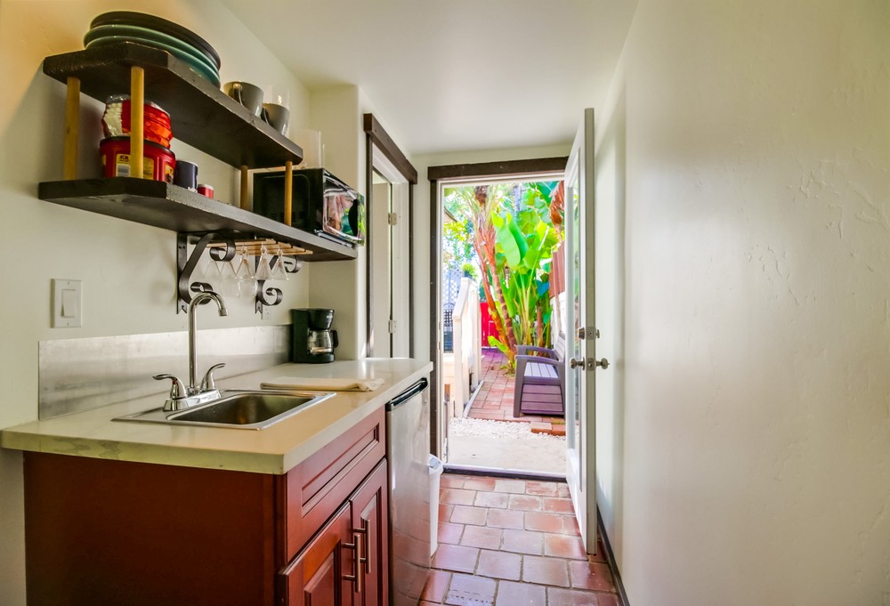 Virtual tour photo 16 of 37 for 3702 Ingraham St