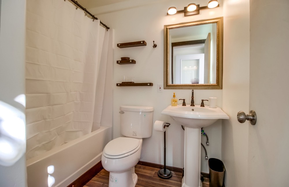 Virtual tour photo 22 of 37 for 3702 Ingraham St