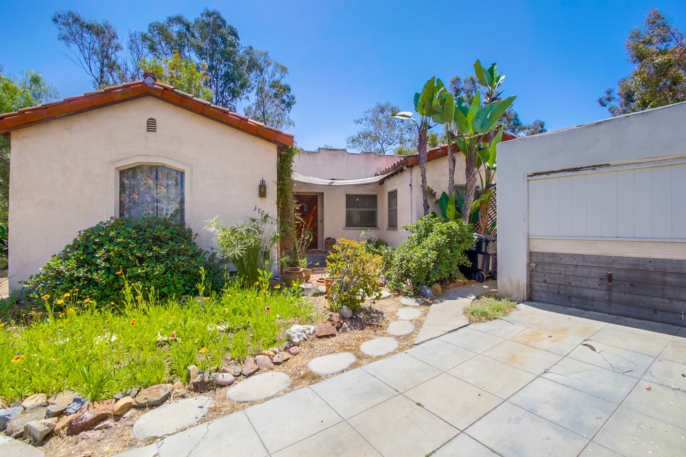 Virtual tour photo 1 of 55 for 3704 Robinson Pl