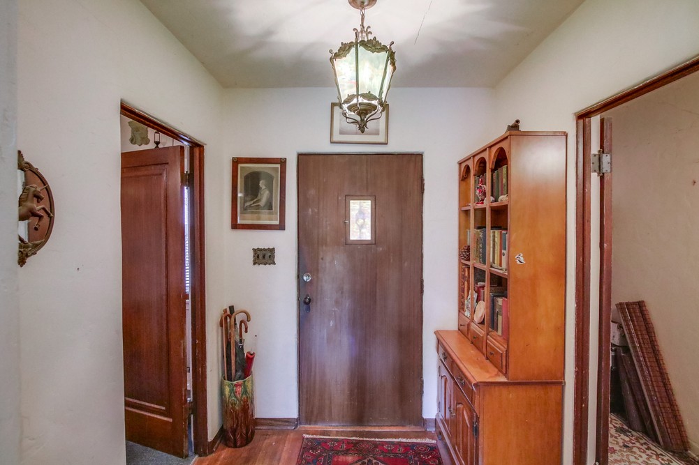 Virtual tour photo 7 of 55 for 3704 Robinson Pl
