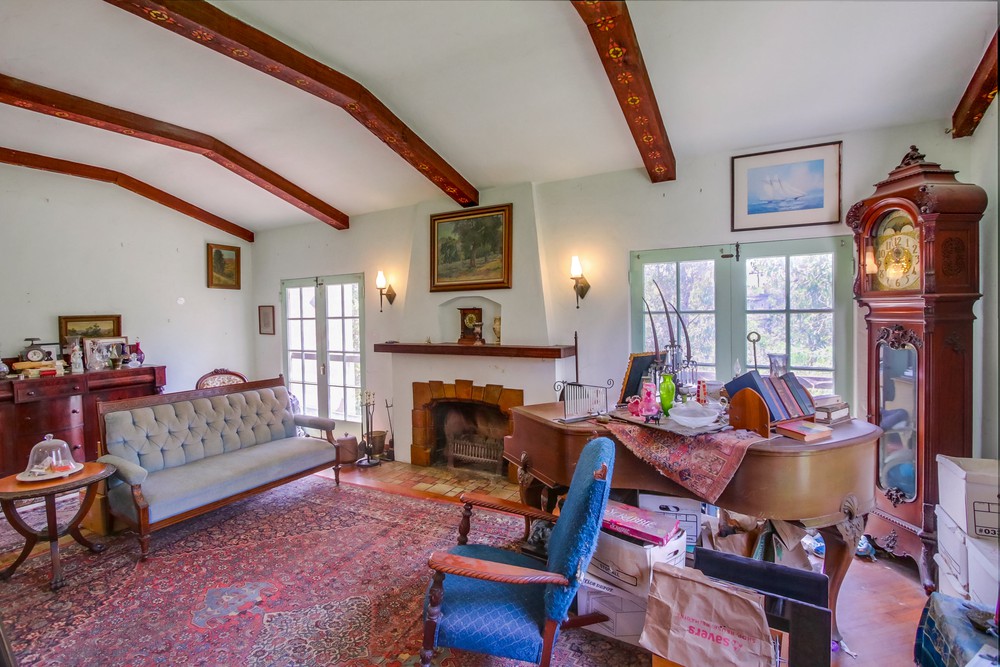 Virtual tour photo 8 of 55 for 3704 Robinson Pl