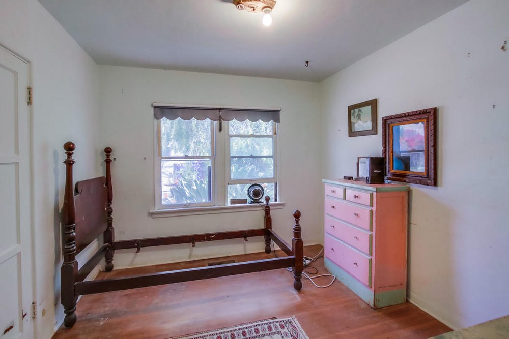 Virtual tour photo 30 of 55 for 3704 Robinson Pl