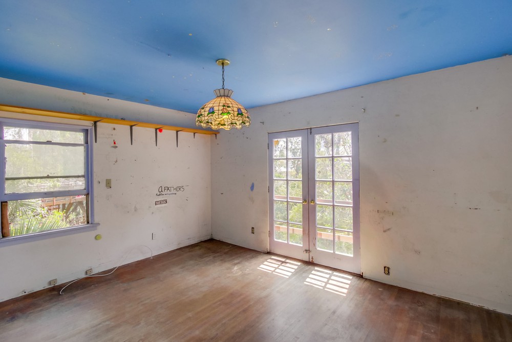 Virtual tour photo 32 of 55 for 3704 Robinson Pl