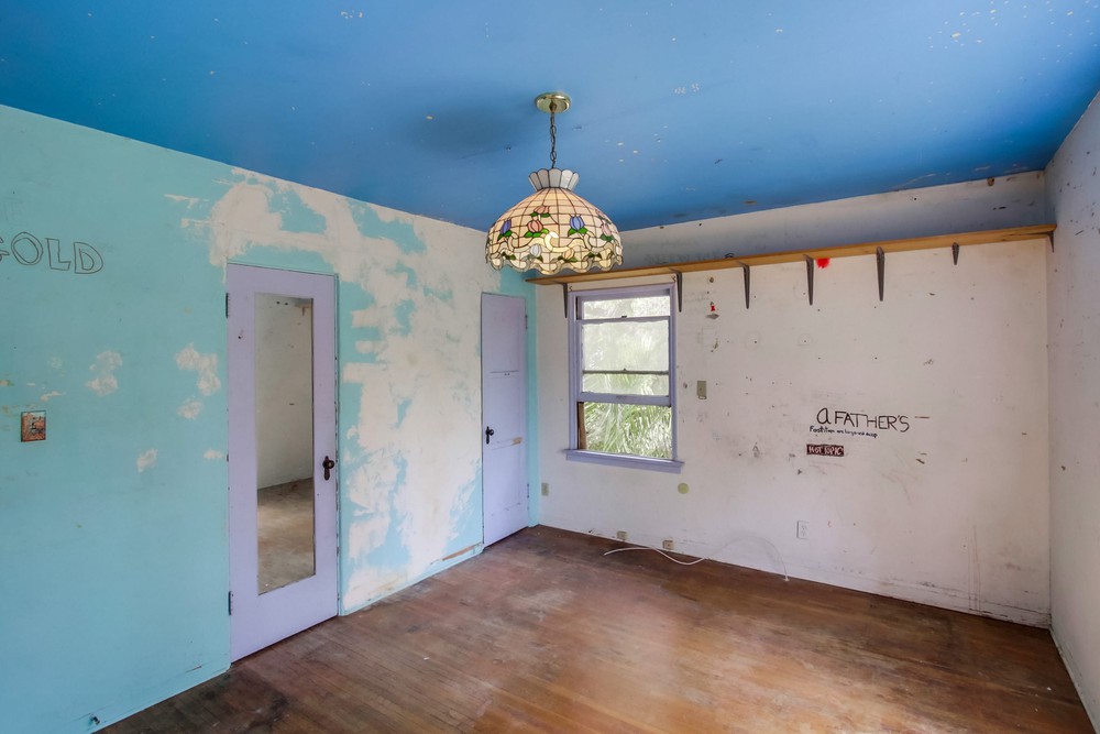 Virtual tour photo 34 of 55 for 3704 Robinson Pl