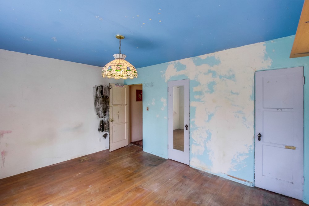 Virtual tour photo 35 of 55 for 3704 Robinson Pl